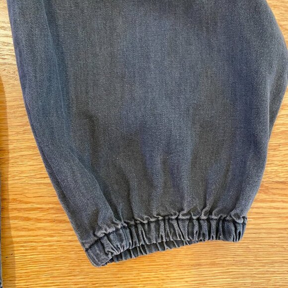 Madewell | Denim Chambray Shirred Swing Shirt in Lunar Wash Distressed Black - Picture 4 of 7